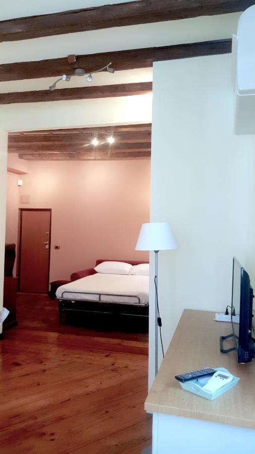Appartamento Monolocale in centro a Verona Esterno foto